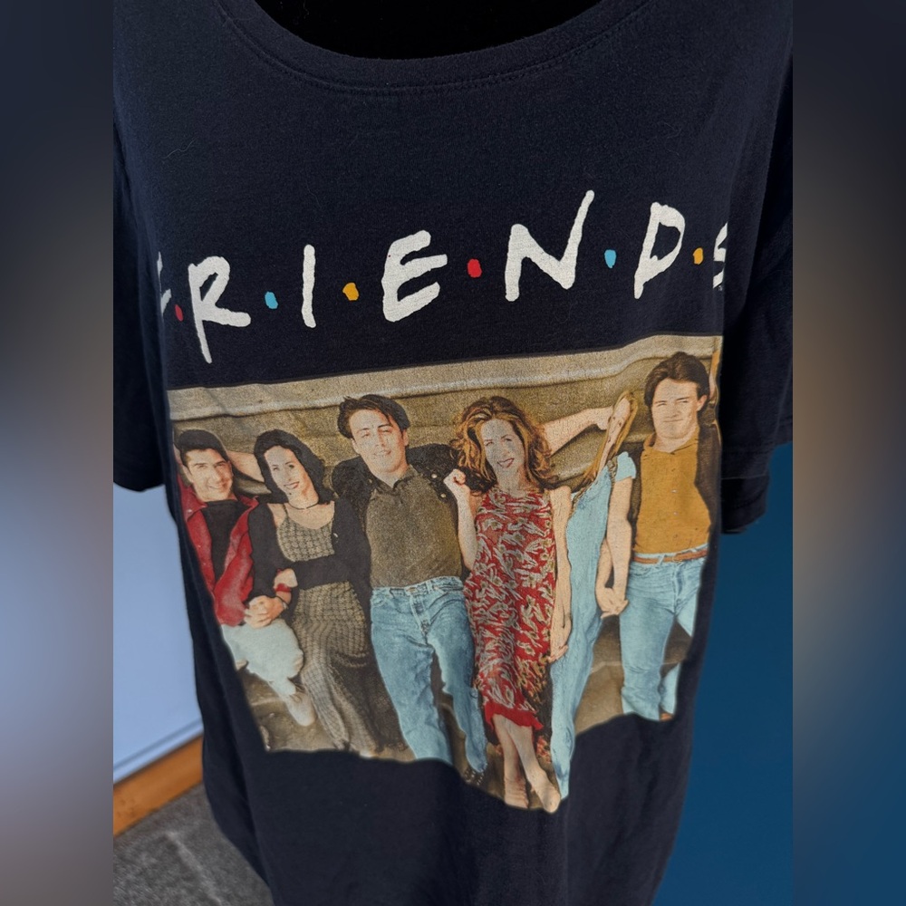 FRIENDS TV Show Cast Photo Graphic Tee Size 2X Unisex - Picture 2 of 8
